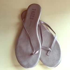 Tkees flip flops